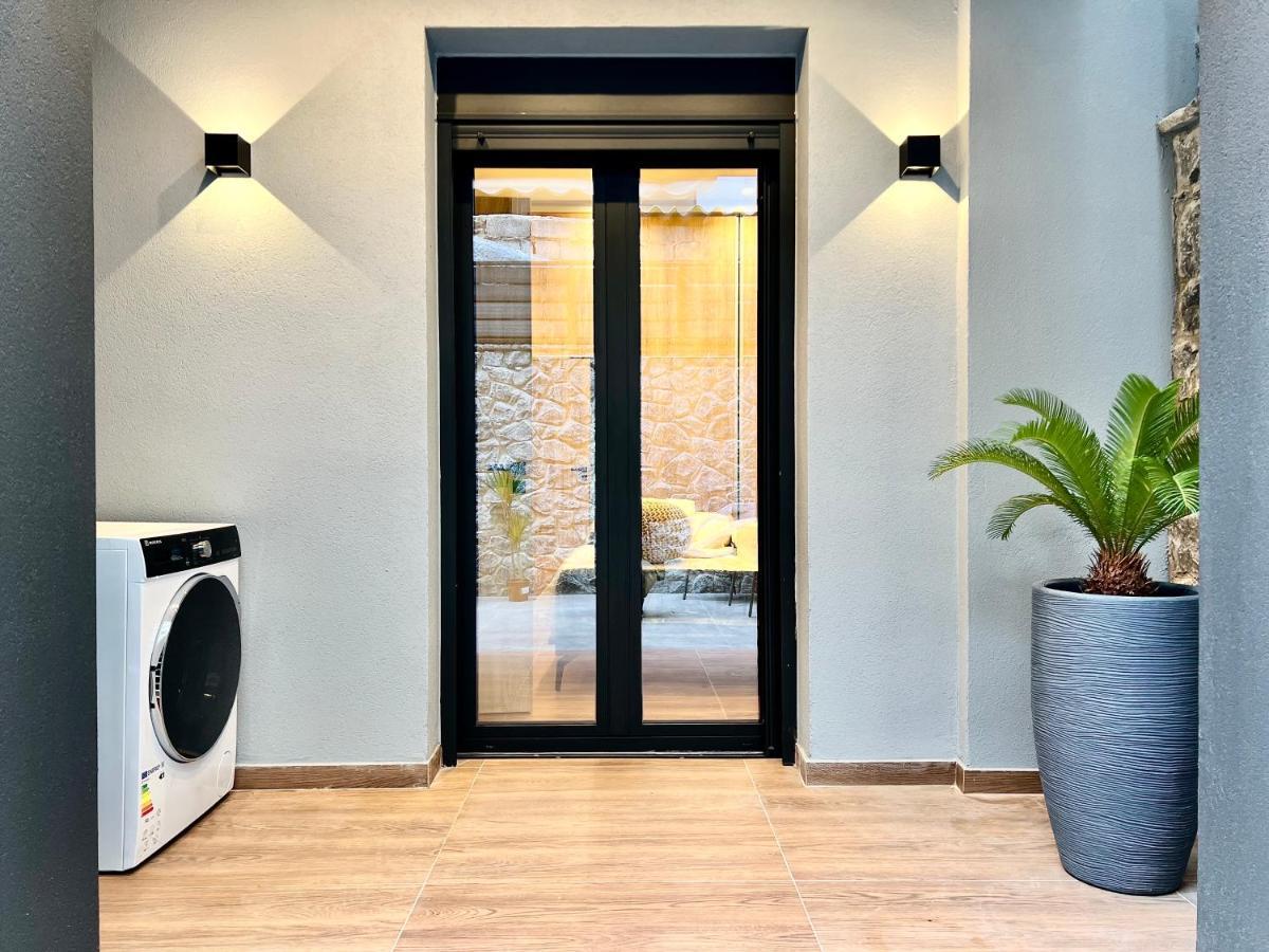 T&T Luxury Apartments - Rooftop Jacuzzi Athen Eksteriør bilde
